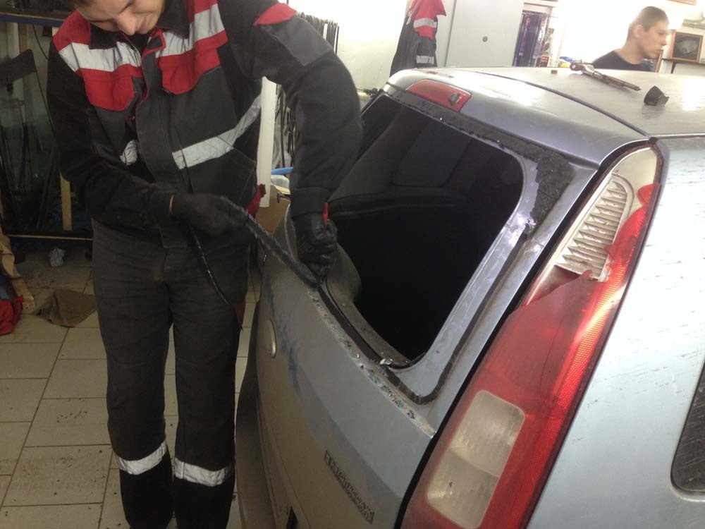 фото замена заднего стекла авто